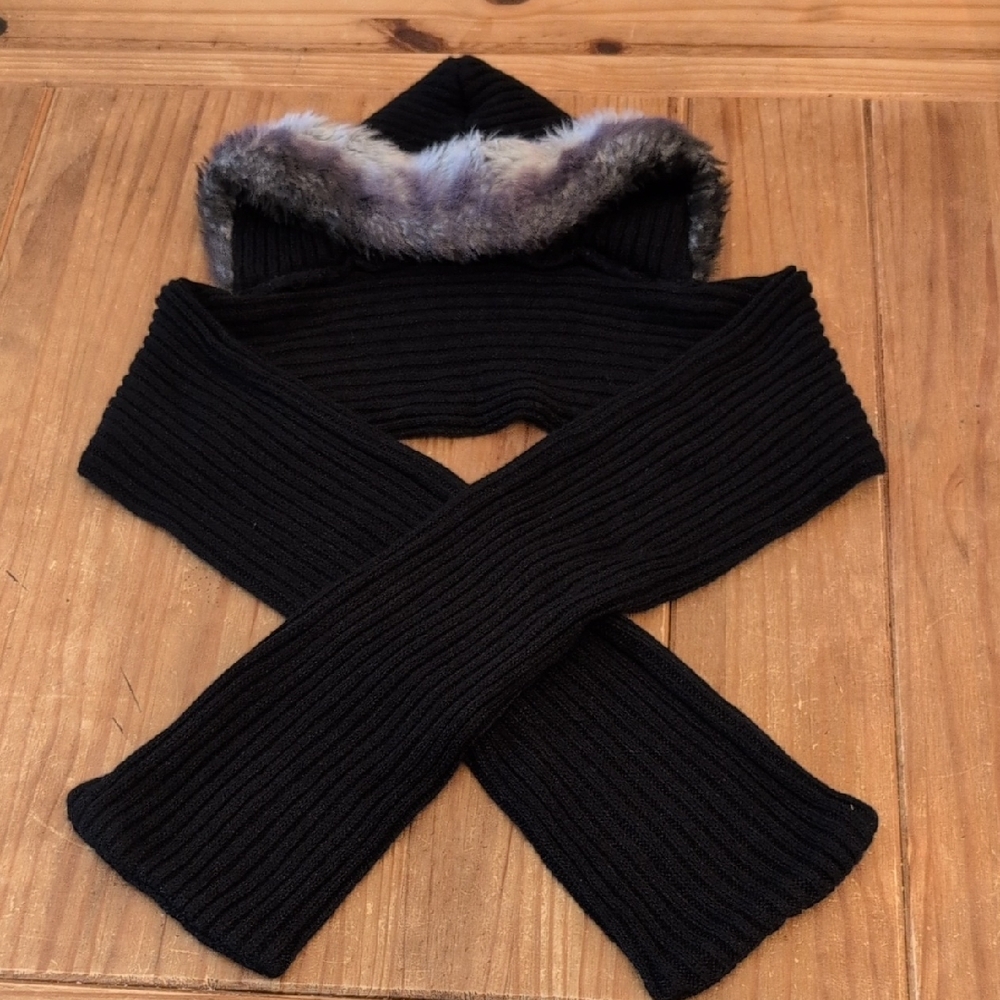 Black Faux Fur Trimmed Jacklyn Smith Hooded Scarf. OSFM